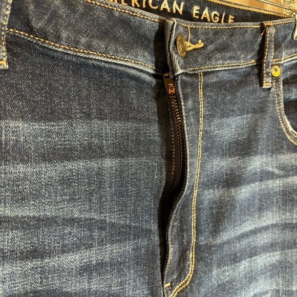 AMERICAN EAGLE Sz 20 Super High Rise Slit on Hem Mid Wash Flare Leg Jeans - Picture 4 of 13